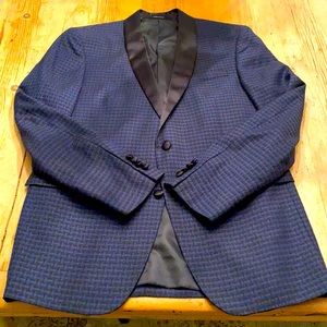 Men’s navy and black blazer